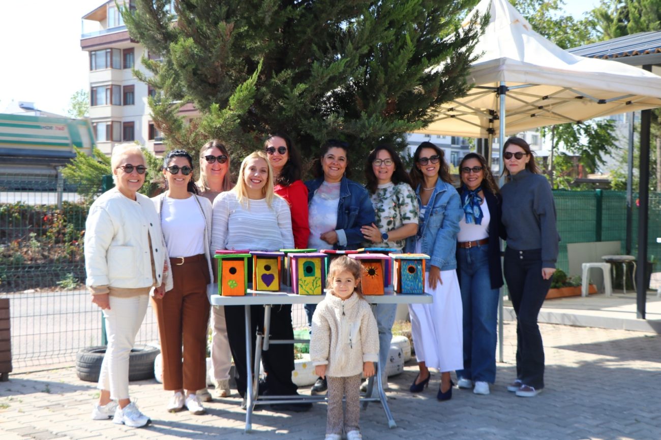 ÇİFTLİKKÖYLÜ KADINLARDAN DOĞAYA RENKLİ DOKUNUŞ 4 ÇİFTLİKKÖYLÜ KADINLARDAN DOĞAYA RENKLİ DOKUNUŞ