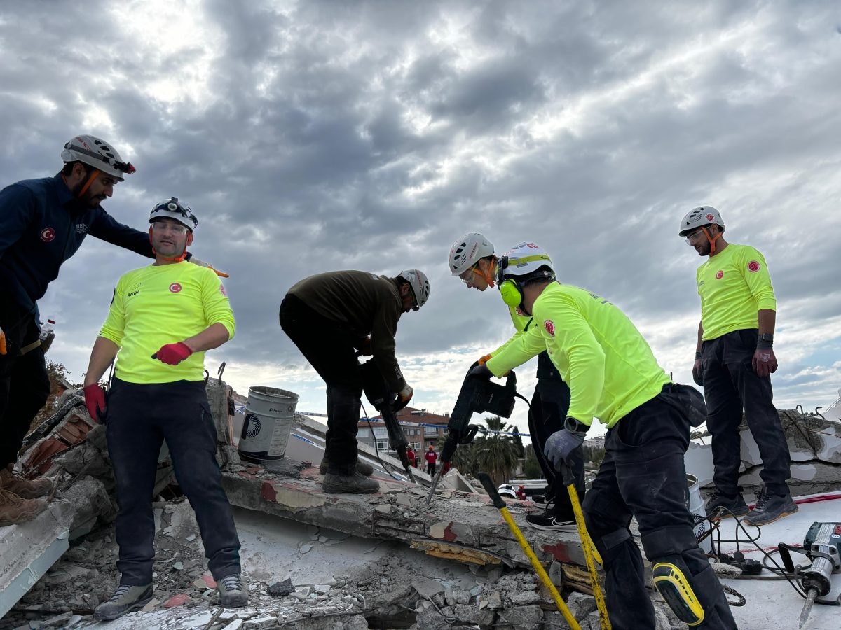 YALOVA’DA NEFESLERİ KESEN DEPREM TATBİKATI!