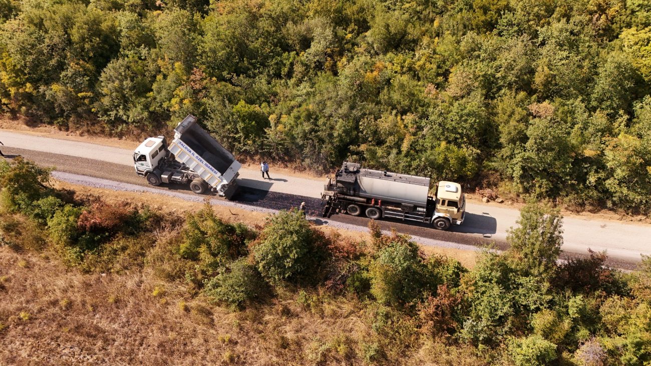 YALOVA İL ÖZEL İDARESİ, 44 KİLOMETRELİK KÖY YOLUNU YENİLEDİ