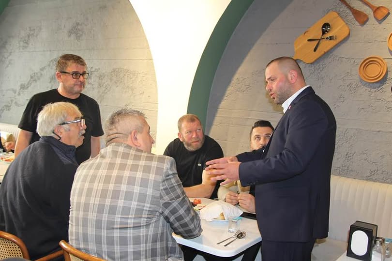 OKTAY İLHAN ADAYLIĞI AÇIKLADI, MESAJINI VERDİ.. “BEN DEĞİL, BİZ DEMEYE GELİYORUZ” 2 OKTAY İLHAN ADAYLIĞI AÇIKLADI, MESAJINI VERDİ.. “BEN DEĞİL, BİZ DEMEYE GELİYORUZ”