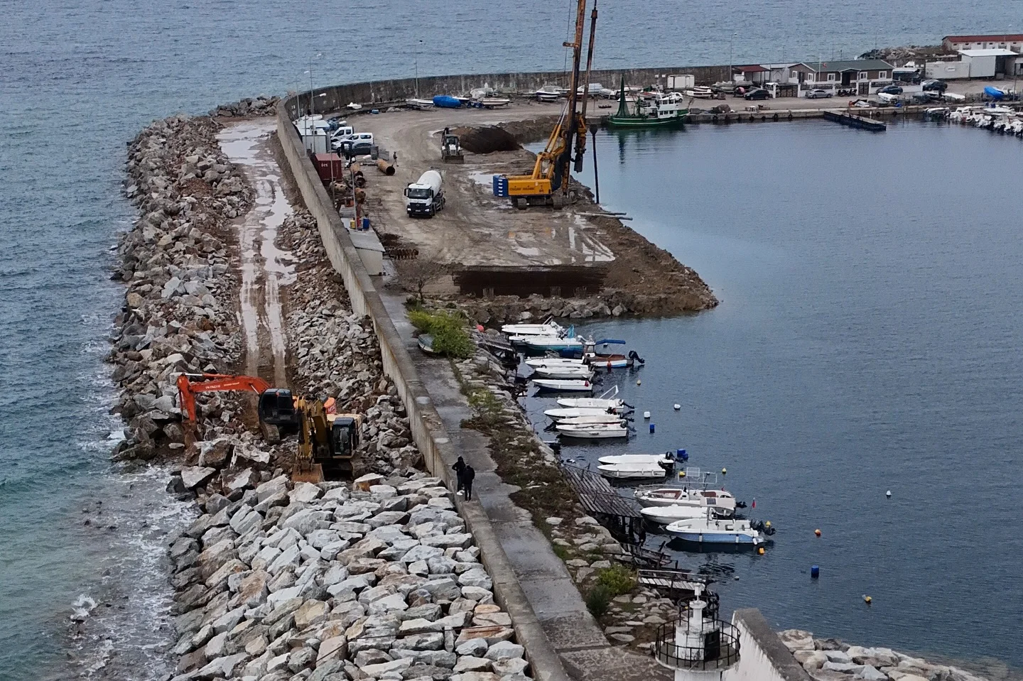 ARMUTLU BALIKÇI BARINAĞINDA ÇALIŞMALAR DEVAM EDİYOR
