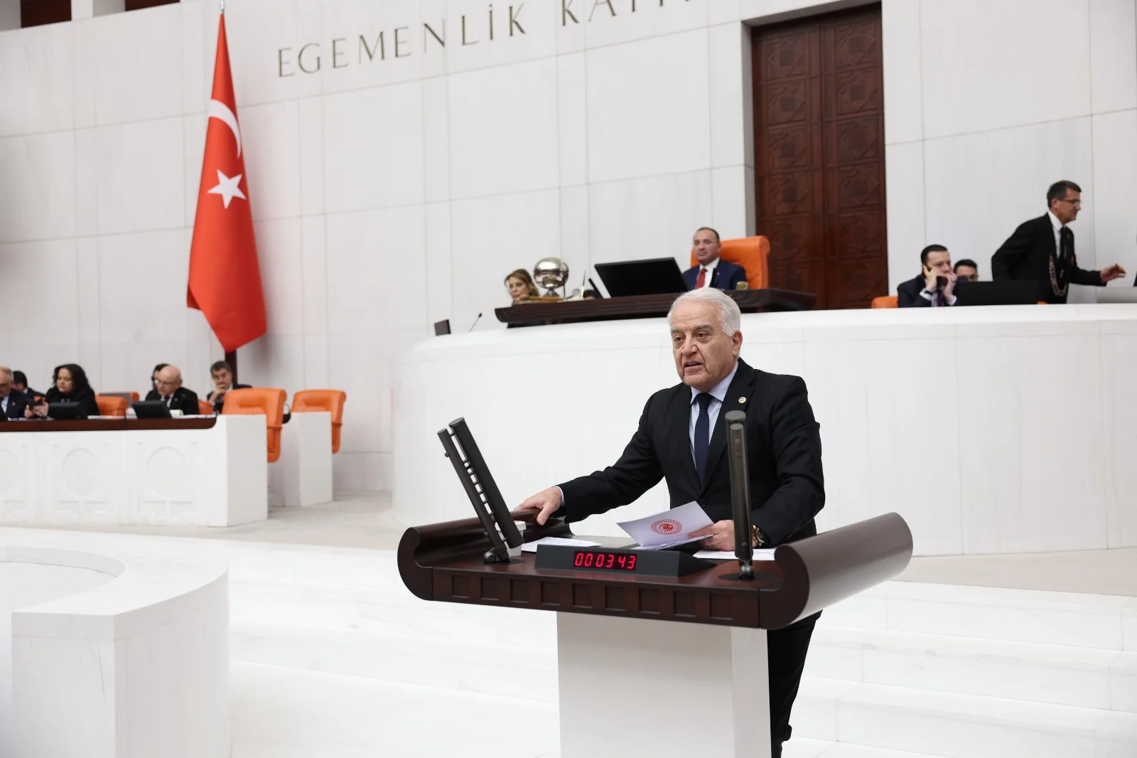 CHP’Lİ BECAN: CUMHURİYET BAĞIMSIZLIKTIR