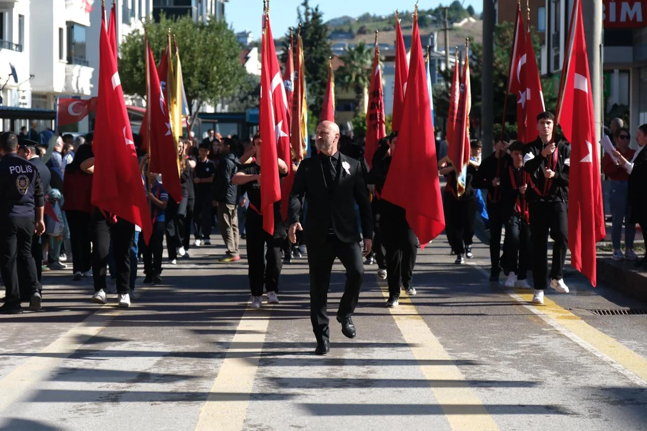 YALOVA VE İLÇELERİNDE 29 EKİM COŞKUYLA KUTLANDI 4 cift 49