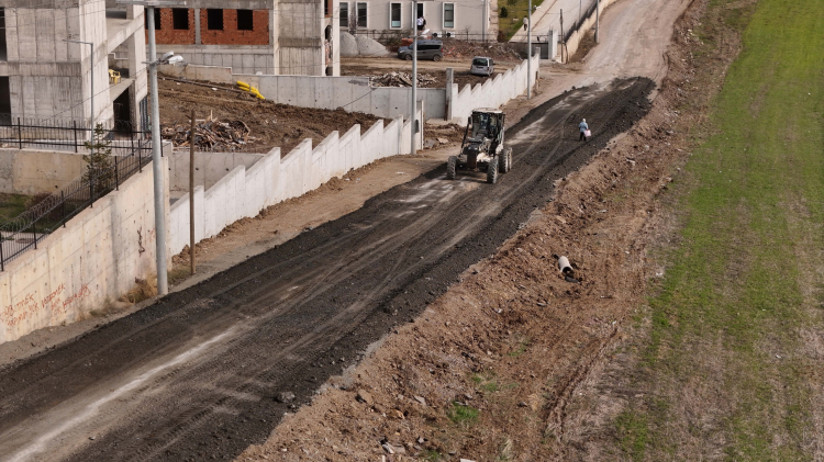 KYK KIZ ÖĞRENCİ YURDU’NUN YOLU İYİLEŞTİRİYOR