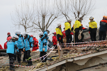 YALOVA’DA 7.2 BÜYÜKLÜĞÜNDE DEPREM SENARYOSU TATBİKATI!
