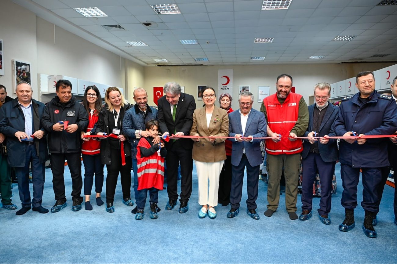 YALOVA ÜNİVERSİTESİ’NDE SOSYAL BUTİK AÇILDI