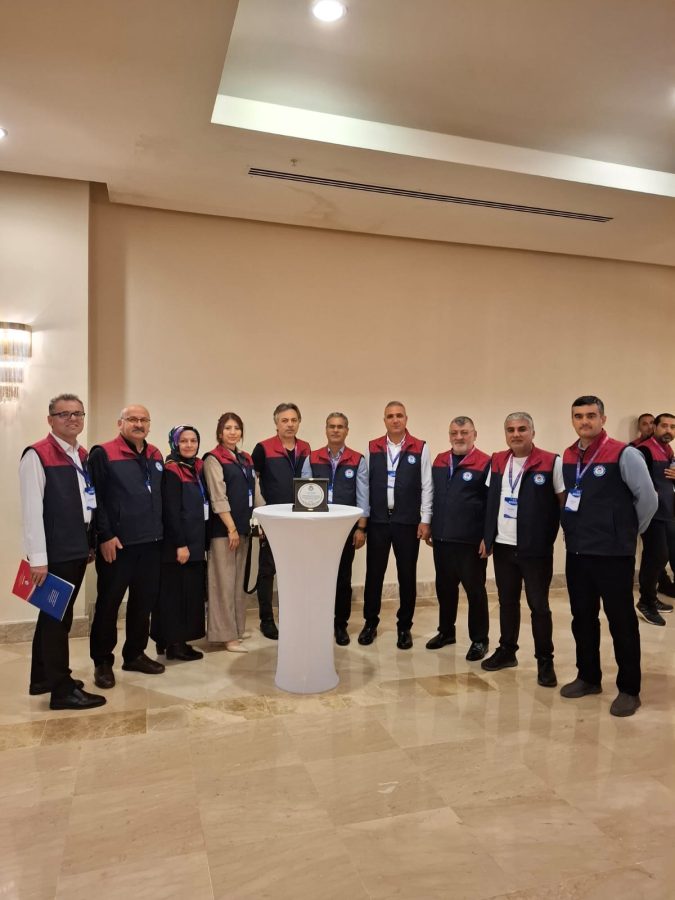 YALOVA EĞİTİM-BİR-SEN'E BAŞARI PLAKETİ VERİLDİ