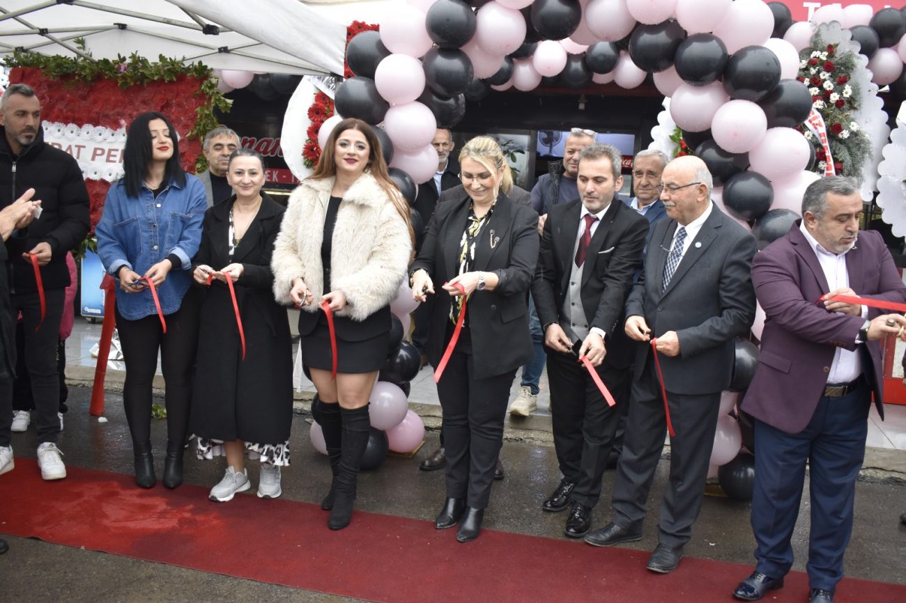 CANAN YEMEK ALTINOVA’DA YENİ ŞUBESİNİ HİZMETE AÇTI