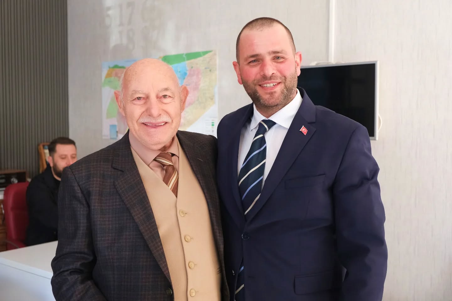 BAŞKAN ADAYI İLHAN’DAN FATİH CADDESİ’NE ZİYARET