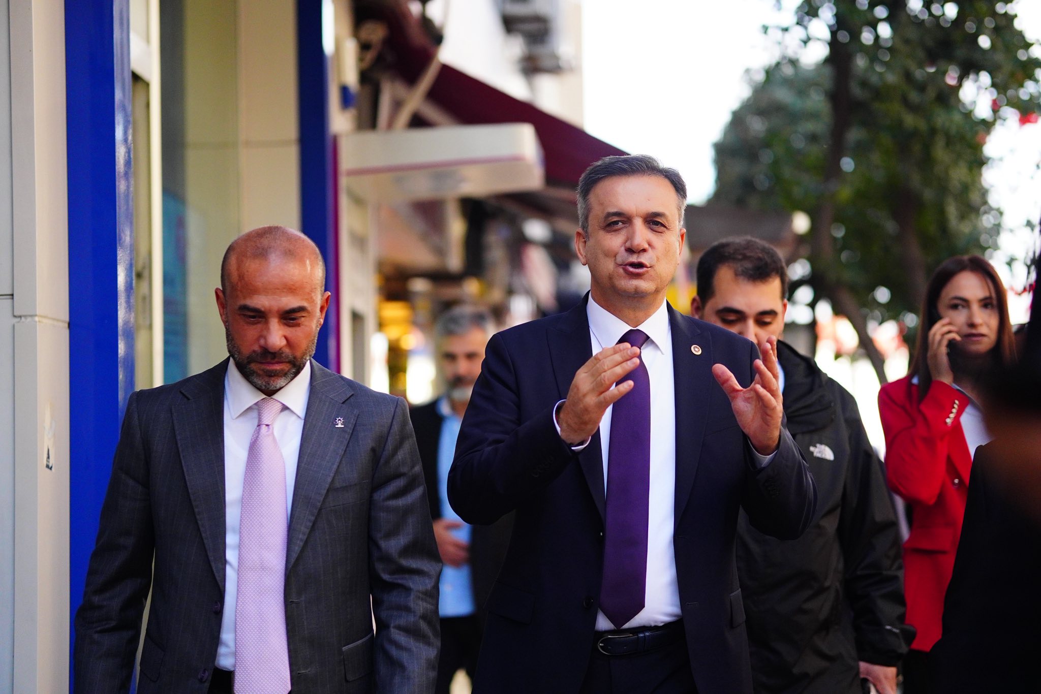 AK PARTİ, YALOVA’DA ESNAFIN SORUNLARINI DİNLEDİ