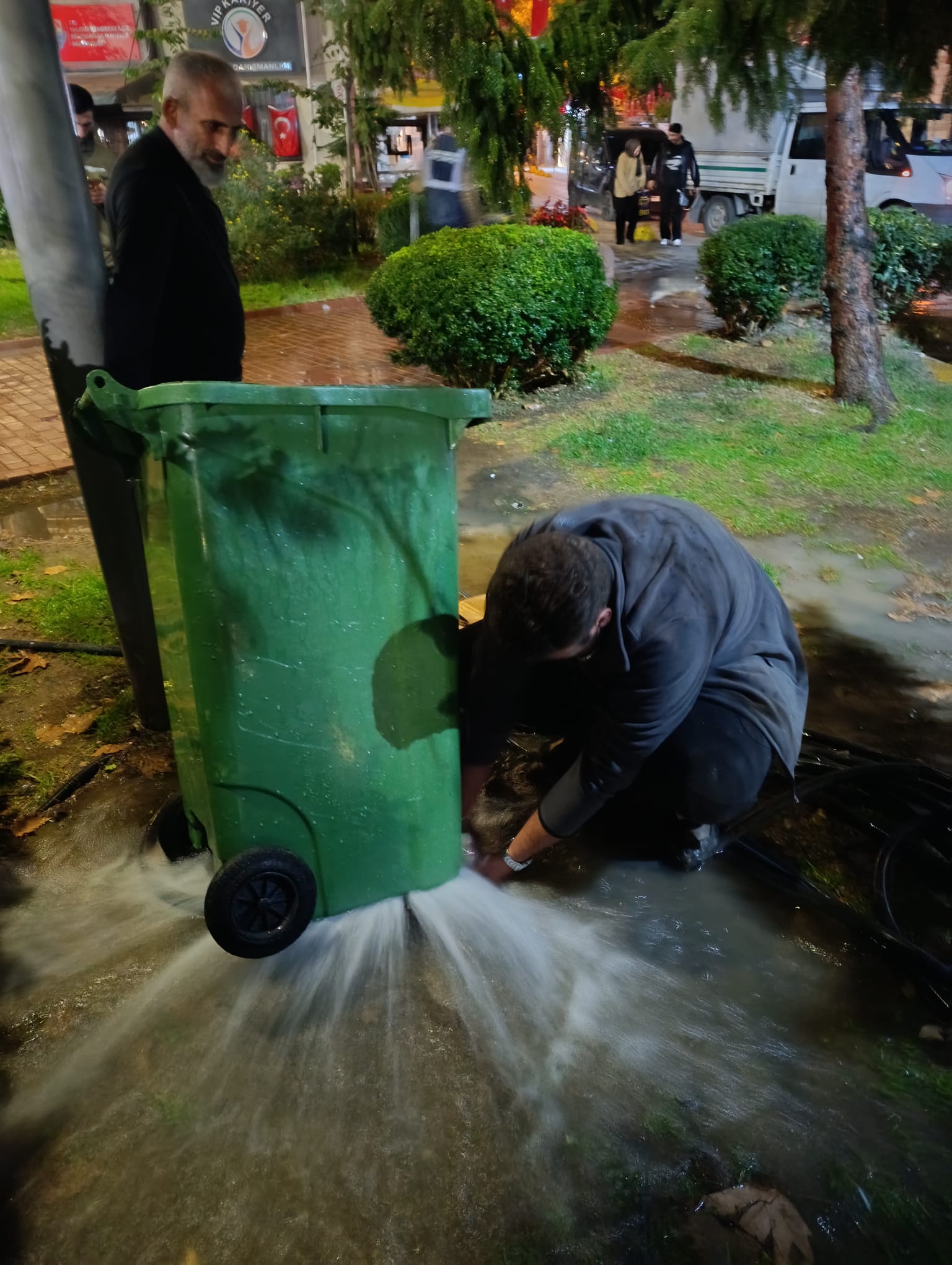VİDEO HABER: YALOVA’DA SU ARIZASINA ANINDA MÜDAHALE!