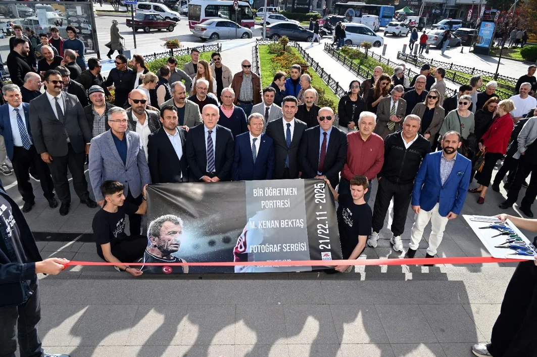 YALOVA’DA KENAN BEKTAŞ ONURUNA DÜZENLENEN SERGİ YOĞUN İLGİ GÖRDÜ