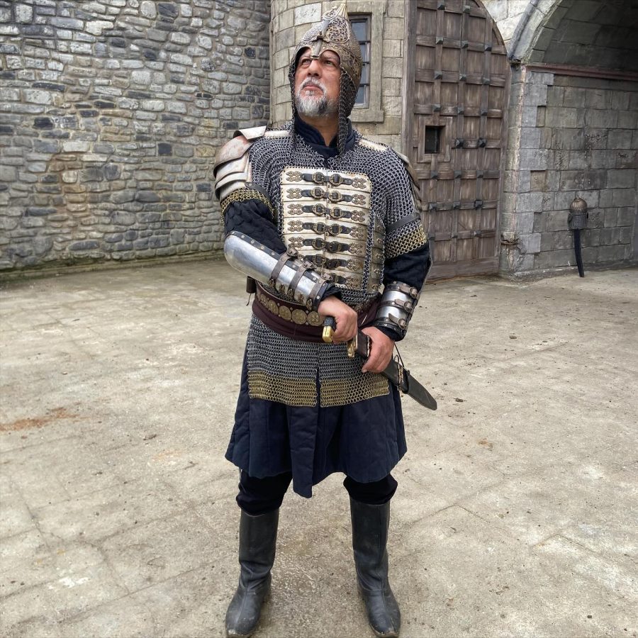 KARAMÜRSELLİ OYUNCU “HALİD” KARAKTERİYLE EKRANLARDA OLACAK