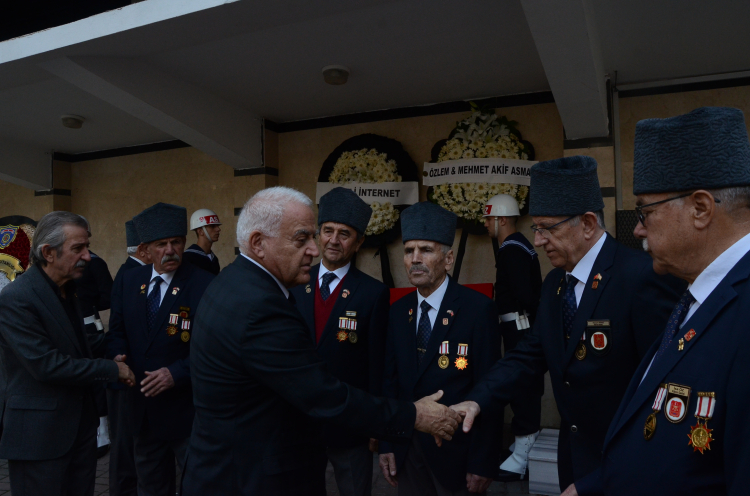 KIBRIS GAZİSİ RUKNETTİN SAVAŞ, ASKERİ TÖRENLE SON YOLCULUĞUNA UĞURLANDI 5 KIBRIS GAZİSİ RUKNETTİN SAVAŞ, ASKERİ TÖRENLE SON YOLCULUĞUNA UĞURLANDI
