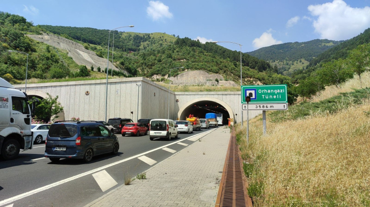 ORHANGAZİ TÜNELİ’NDE YAKIT TANKERİ ALEV ALDI!