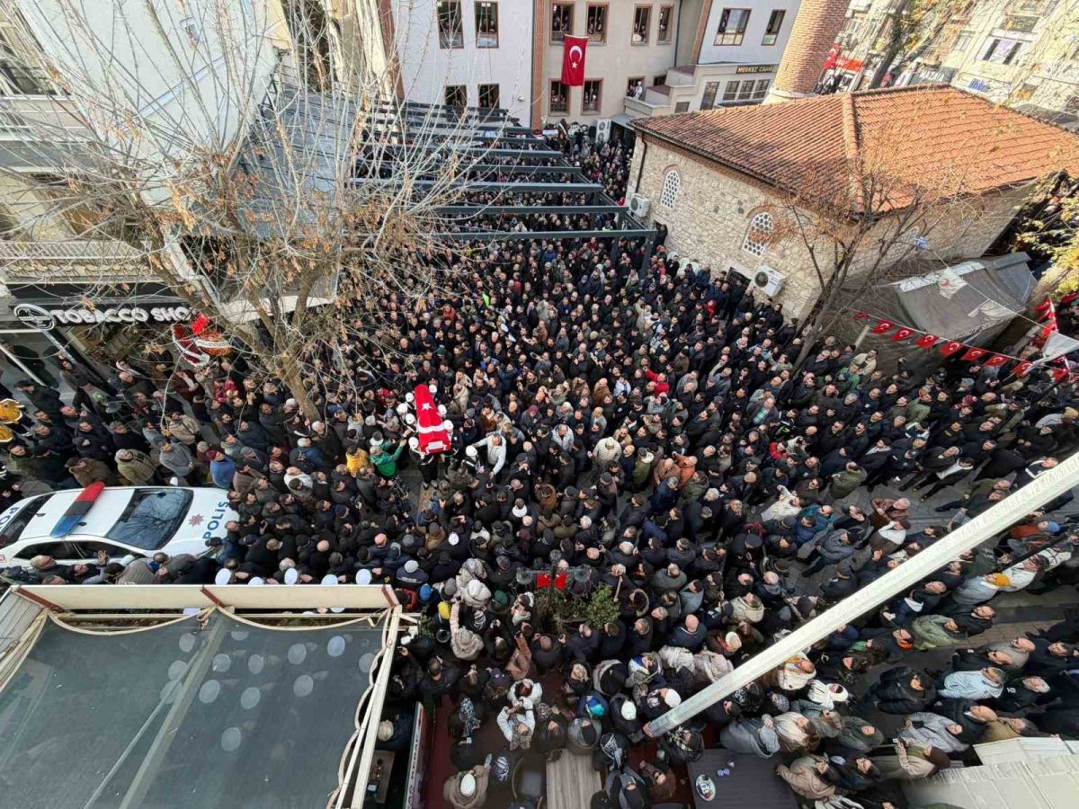 DAEŞ OPERASYONUNDA ŞEHİT OLAN POLİS İLKER PEHLİVAN YALOVA'DA SON YOLCULUĞUNA UĞURLANDI