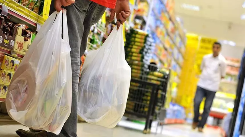 PLASTİK POŞETLERE YENİ ZAM KARARI: 2026’DAN İTİBAREN..