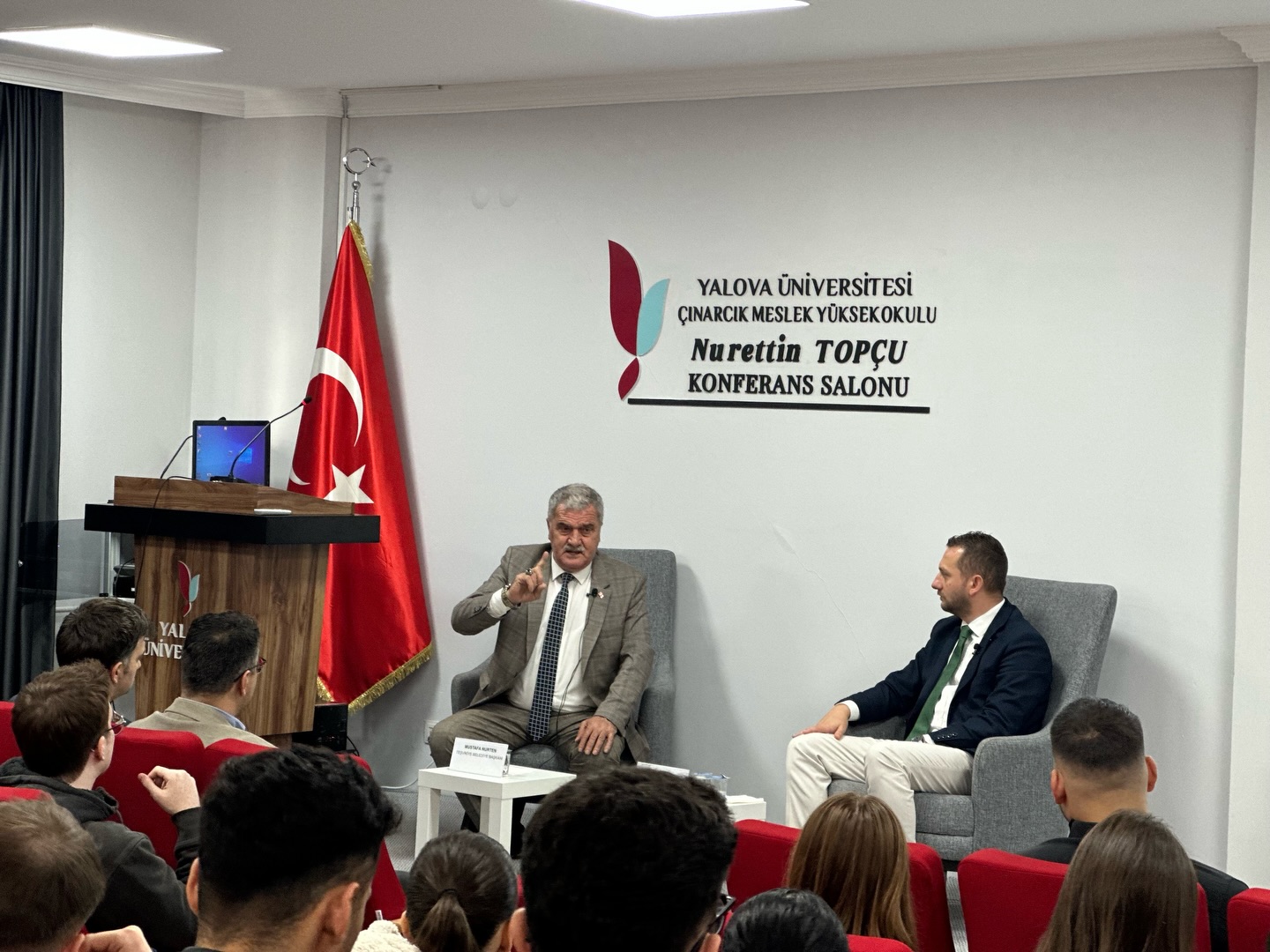 BAŞKAN MUSTAFA NURTEN, YALOVA ÜNİVERSİTESİ’NDE ÖĞRENCİLERLE BULUŞTU