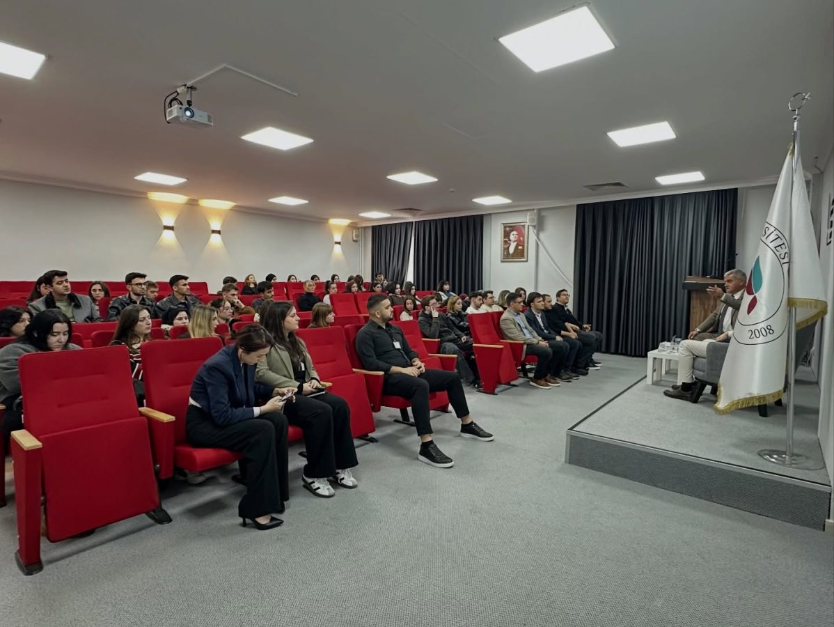 BAŞKAN MUSTAFA NURTEN, YALOVA ÜNİVERSİTESİ’NDE ÖĞRENCİLERLE BULUŞTU