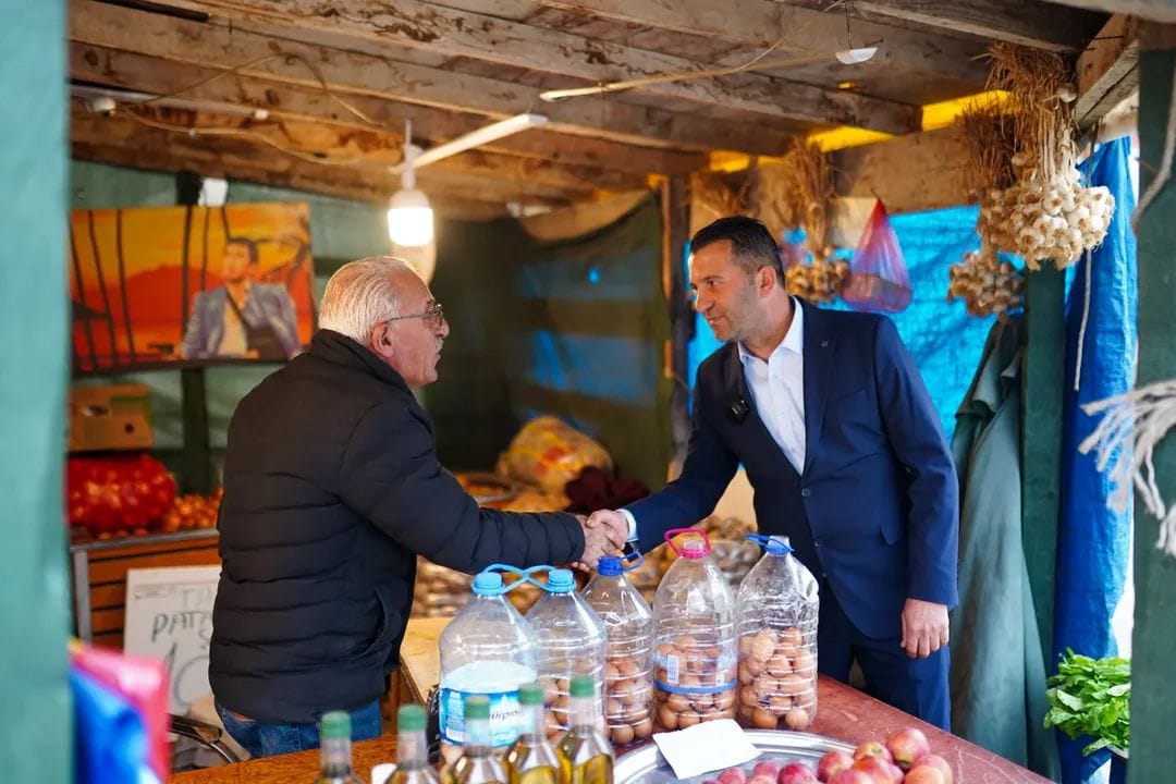 AYDIN KACİR ESNAF GEZİLERİNDE HIZ KESMİYOR 5 Aydın Kacir Esnaf Gezilerine Hız Kesmiyor: “Esnaf Çoktan Kararını Vermiş Gibi”