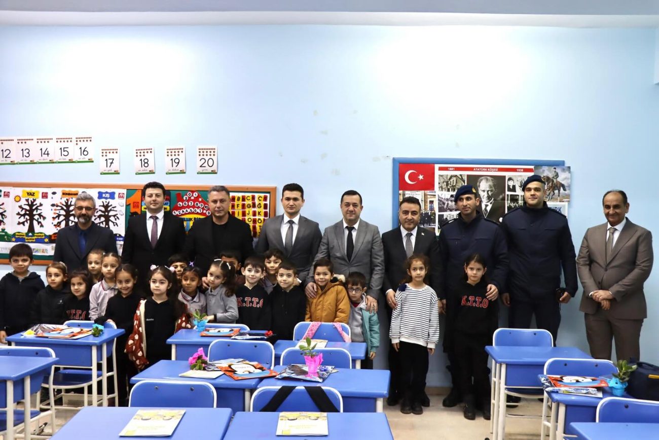 BELEDİYE BAŞKANLARI, VE KAYMAKAM ÖĞRENCİLERİN KARNE SEVİNCİNE ORTAK OLDU