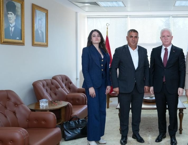 CHP’Lİ MECLİS ÜYESİ AYDIN’DAN, İSTANBUL VALİSİ GÜL’E ZİYARET 2 CHP’Lİ MECLİS ÜYESİ AYDIN’DAN, İSTANBUL VALİSİ GÜL’E ZİYARET