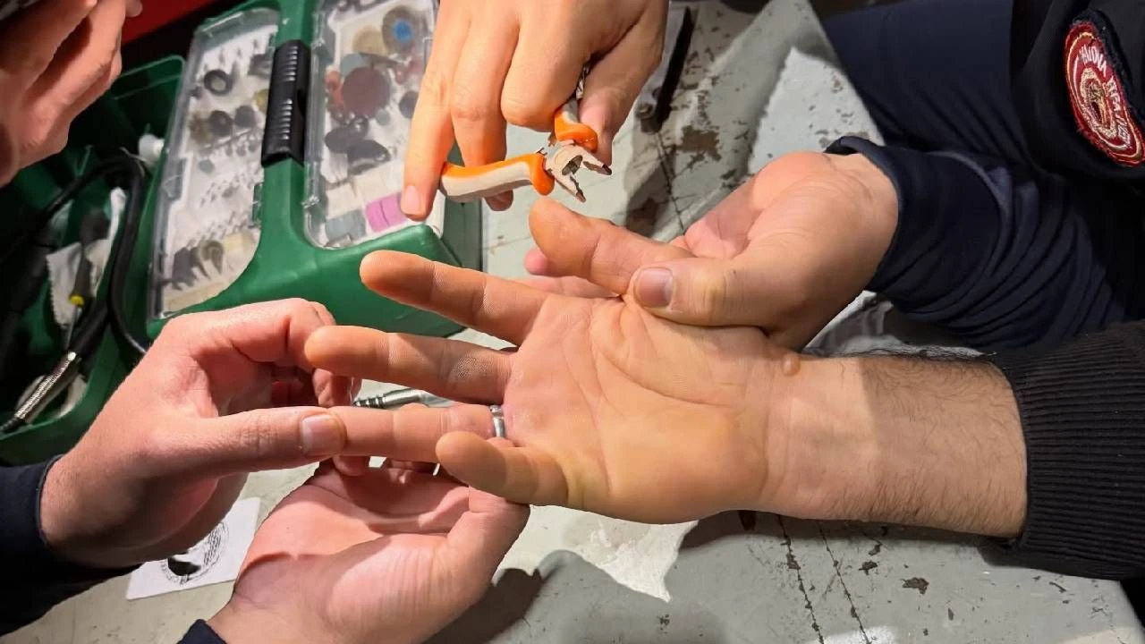 YALOVA’DA GECE YARISI İTFAİYE SEFERBERLİĞİ