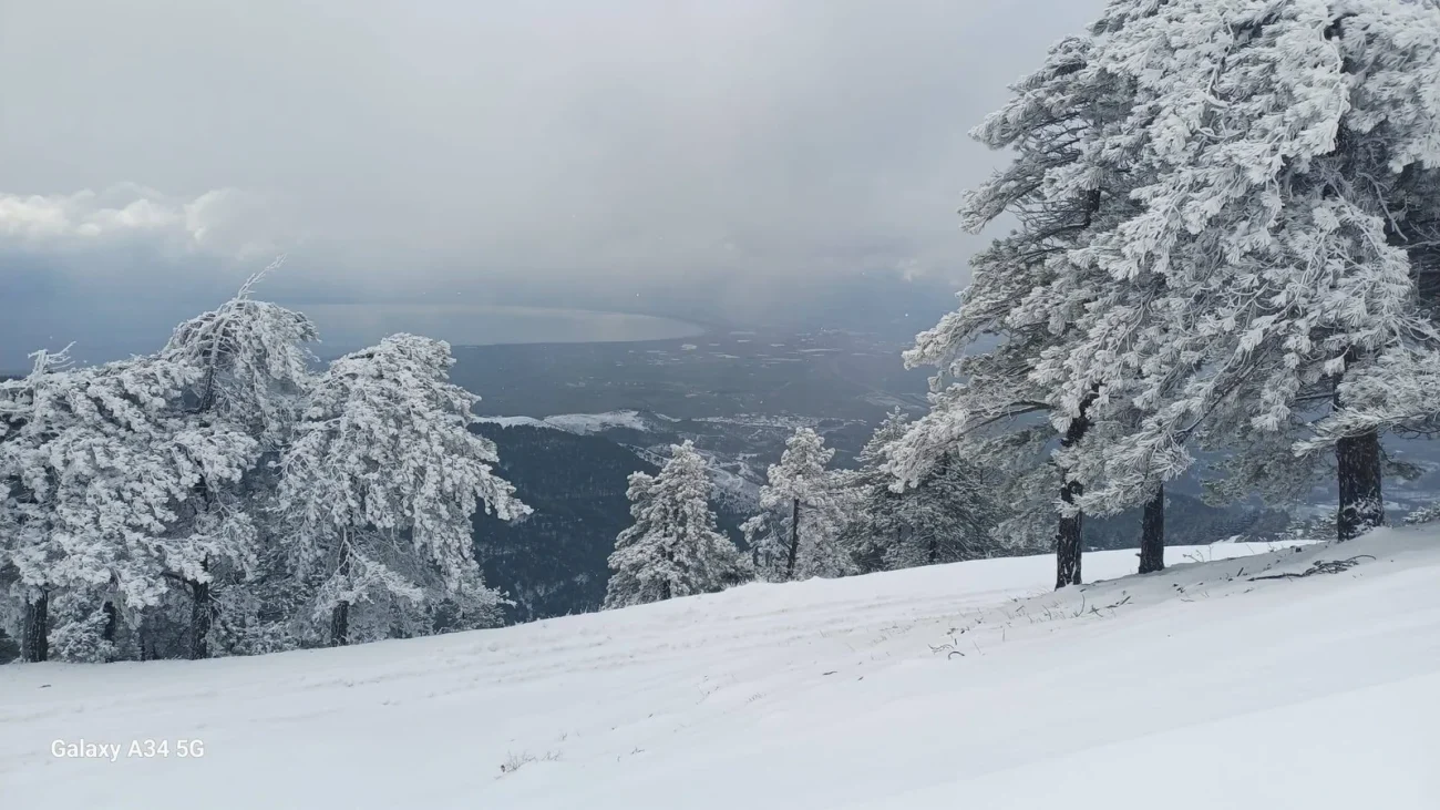 SUGÖREN KÖYÜ BEYAZ ÖRTÜYLE KAPLANDI