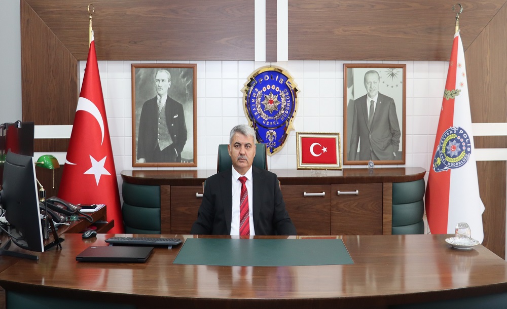 YALOVA İL EMNİYET MÜDÜRÜ DEĞİŞTİ.. ÜMİT BİTİRİK MERKEZE ALINDI, YILMAZ DELEN ATANDI!