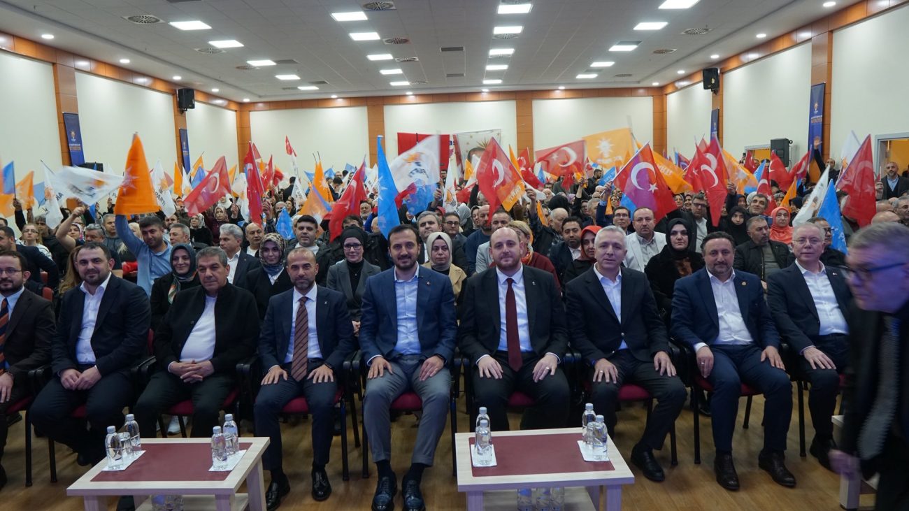 AK PARTİ ARMUTLU’DA BİR ARAYA GELDİ