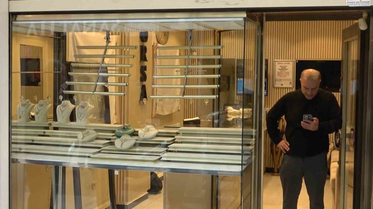 YALOVA’DA KUYUMCU SOYAN 4 ŞÜPHELİ TUTUKLANDI!