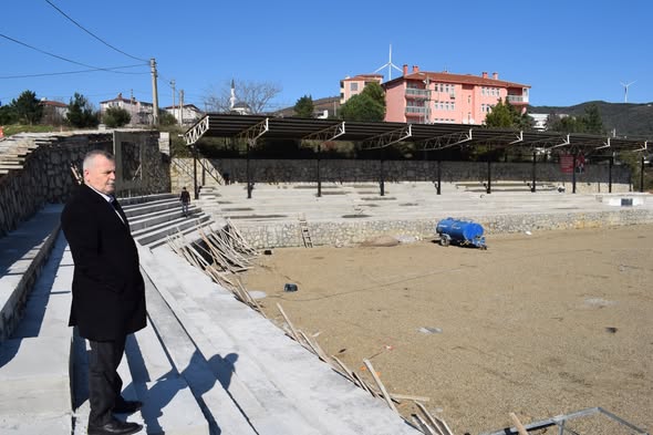 ARMUTLU'DA ÇALIŞMALAR YERİNDE İNCELENDİ 4 ARMUTLU'DA ÇALIŞMALAR YERİNDE İNCELENDİ