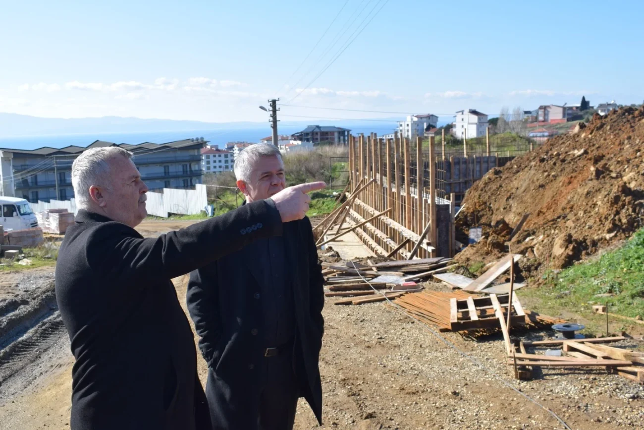 ARMUTLU'DA ÇALIŞMALAR YERİNDE İNCELENDİ 2 ARMUTLU'DA ÇALIŞMALAR YERİNDE İNCELENDİ