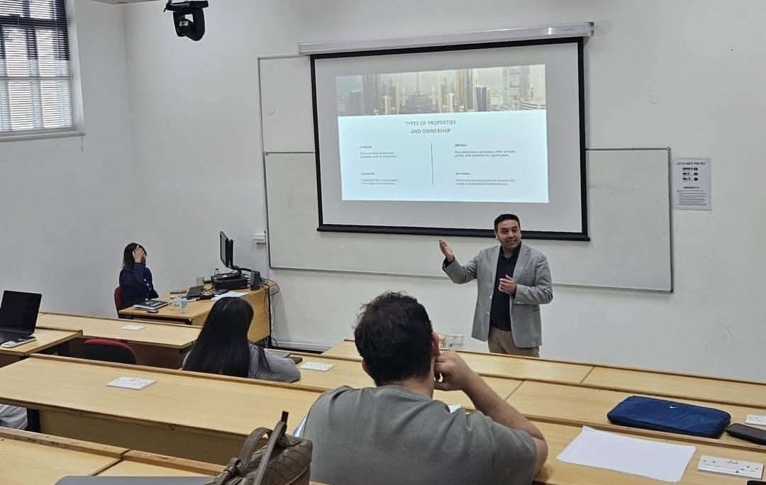 Yalovalı İş İnsanı Dr. İdris Demirhan, Dubai’de Üniversite Kürsüsünde Gayrimenkul Deneyimini Paylaştı 2 Yalovalı İş İnsanı Dr. İdris Demirhan, Dubai’de Üniversite Kürsüsünde Gayrimenkul Deneyimini Paylaştı