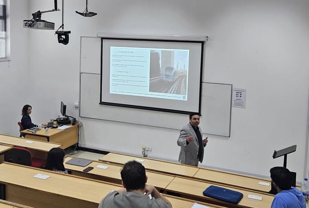 Yalovalı İş İnsanı Dr. İdris Demirhan, Dubai’de Üniversite Kürsüsünde Gayrimenkul Deneyimini Paylaştı 3 Yalovalı İş İnsanı Dr. İdris Demirhan, Dubai’de Üniversite Kürsüsünde Gayrimenkul Deneyimini Paylaştı