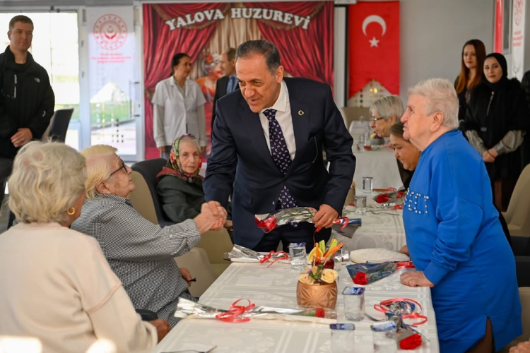 VALİ USTA’DAN HUZUREVİ SAKİNLERİNE ANLAMLI ZİYARET