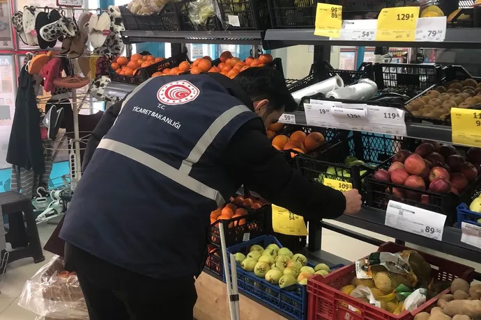YALOVA’DA FAHİŞ FİYAT VE ETİKET DENETİMLERİ SÜRÜYOR