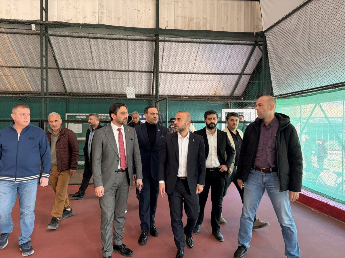 AK PARTİ'DEN TENİS KORTU SATIŞINA TEPKİ