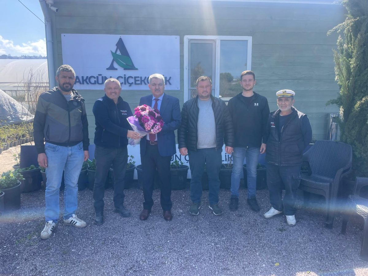 İL EMNİYET MÜDÜRÜ DELEN’DEN, AKGÜN ÇİÇEKÇİLİĞE ZİYARET 1 İL EMNİYET MÜDÜRÜ DELEN’DEN, AKGÜN ÇİÇEKÇİLİĞE ZİYARET