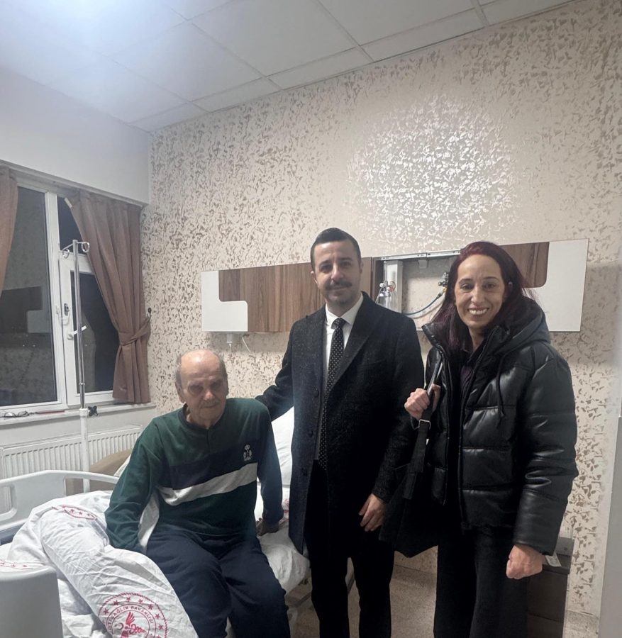 CHP İLÇE BAŞKANI AKSU BAYRAMDA HASTALARI YALNIZ BIRAKMADI