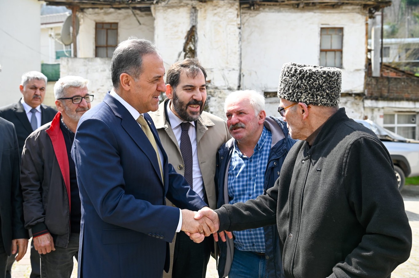 VALİ USTA, ESADİYE KÖYÜNÜ ZİYARET ETTİ