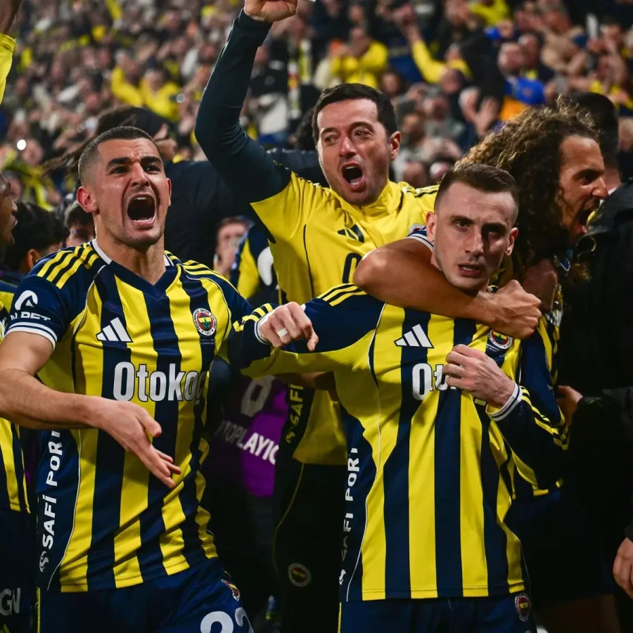 YASİN KOL'UN PENALTI KARARI DERBİYE DAMGA VURDU! FENERBAHÇE, KRİTİK VİRAJI KAYIPSIZ DÖNDÜ 2 YASİN KOL'UN PENALTI KARARI DERBİYE DAMGA VURDU! FENERBAHÇE, KRİTİK VİRAJI KAYIPSIZ DÖNDÜ