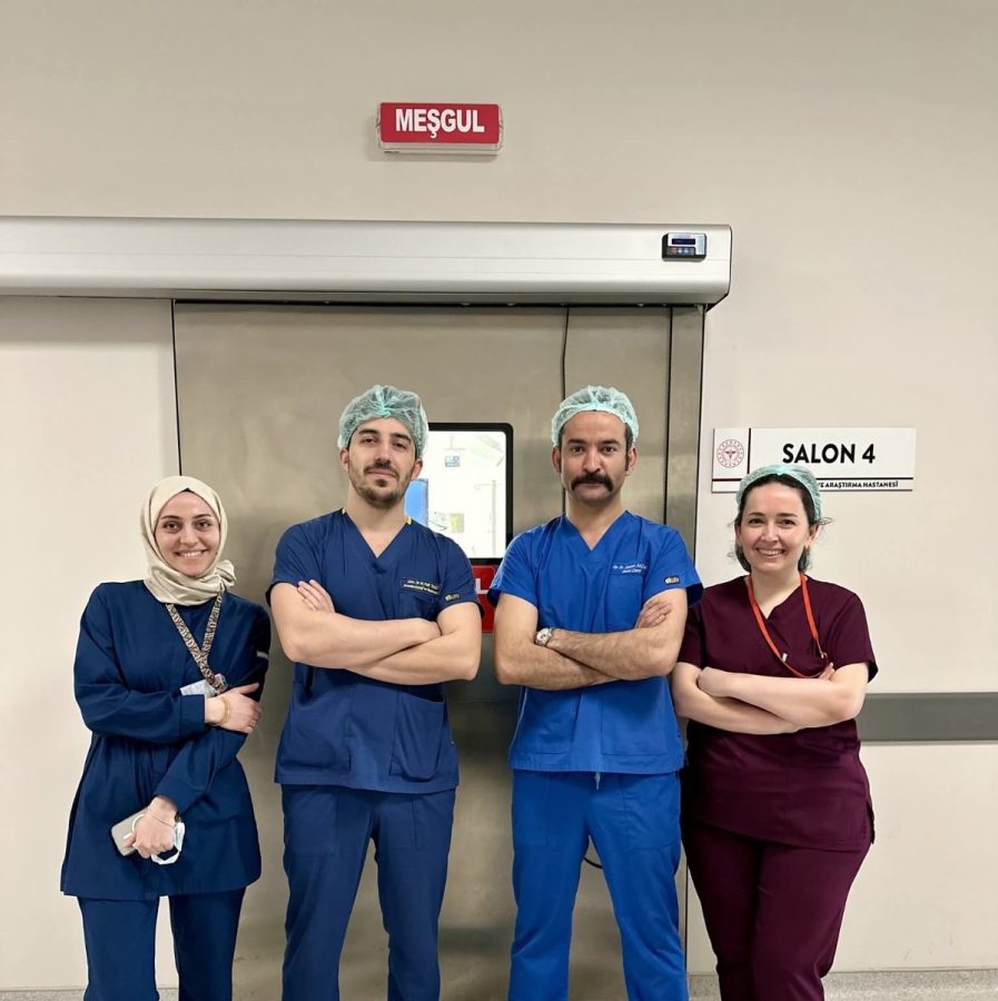 YALOVA’DA TIPTA ÖNEMLİ BAŞARI: UYANIK ANESTEZİ İLE KAPALI SAFRA KESESİ AMELİYATI GERÇEKLEŞTİRİLDİ 4 YALOVA’DA TIPTA ÖNEMLİ BAŞARI: UYANIK ANESTEZİ İLE KAPALI SAFRA KESESİ AMELİYATI GERÇEKLEŞTİRİLDİ