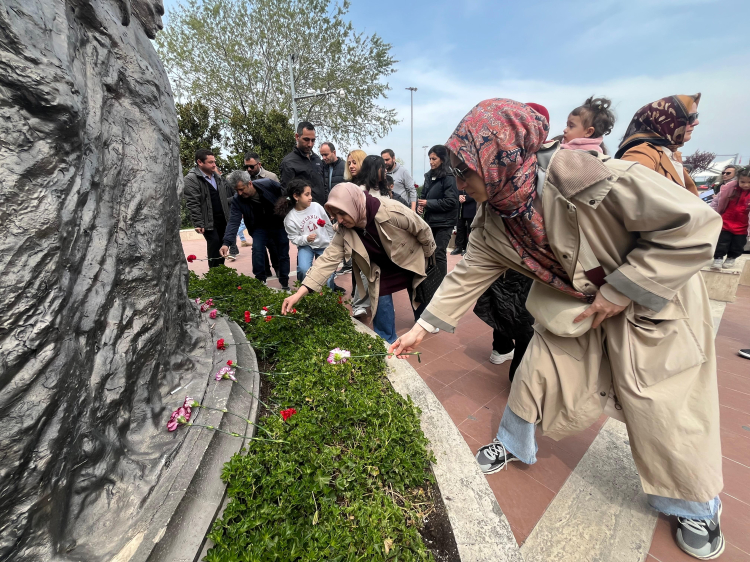 AYLA ÖĞRETMEN VE HAYATINI KAYBEDEN ÖĞRENCİLER İÇİN GIYABİ CENAZE NAMAZI KILINDI