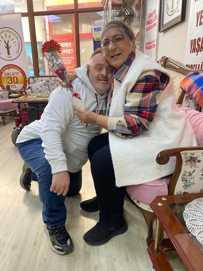 YALOVA’DA “YILIN ANNESİ” ADAYI: 30 YILLIK FEDAKÂRLIĞIN ADI LALE DONDURMACIOĞLU