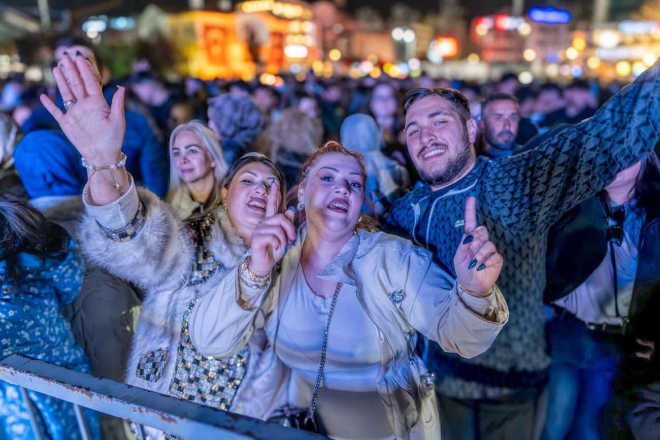 YALOVA’DA ROMANLAR GÜNÜ COŞKUSU: MEYDANLAR RENK, MÜZİK VE DAYANIŞMAYLA DOLDU 2 YALOVA’DA ROMANLAR GÜNÜ COŞKUSU: MEYDANLAR RENK, MÜZİK VE DAYANIŞMAYLA DOLDU