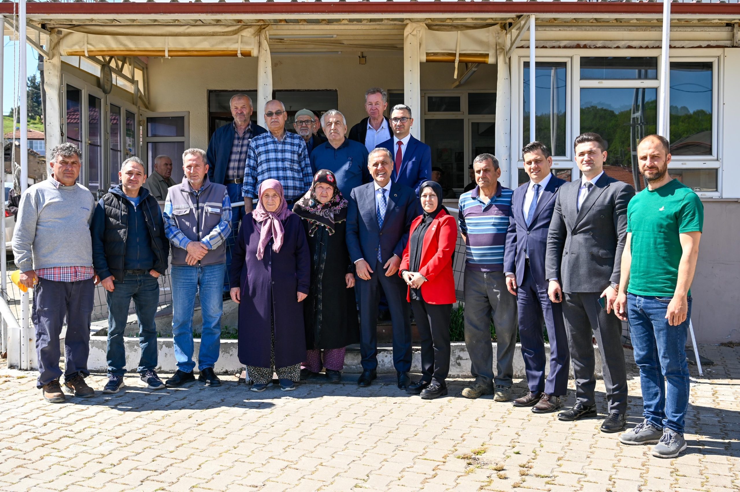 VALİ USTA’DAN GEYİKDERE VE AHMEDİYE KÖYÜNE ZİYARET