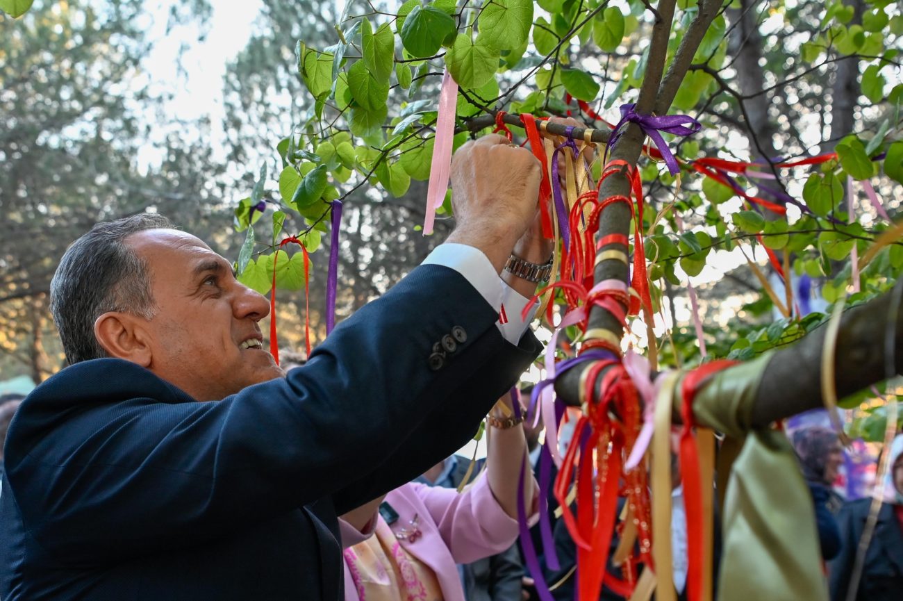 BAYRAKTEPE MESİRE ALANINDA ’HIDRELLEZ’ KUTLANDI