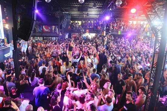 ÜNLÜ SANATÇILAR SERDAR ORTAÇ VE DEMET AKALIN MAWISH BEACH’TE SAHNE ALACAK 3 ÜNLÜ SANATÇILAR SERDAR ORTAÇ VE DEMET AKALIN MAWISH BEACH’TE SAHNE ALACAK