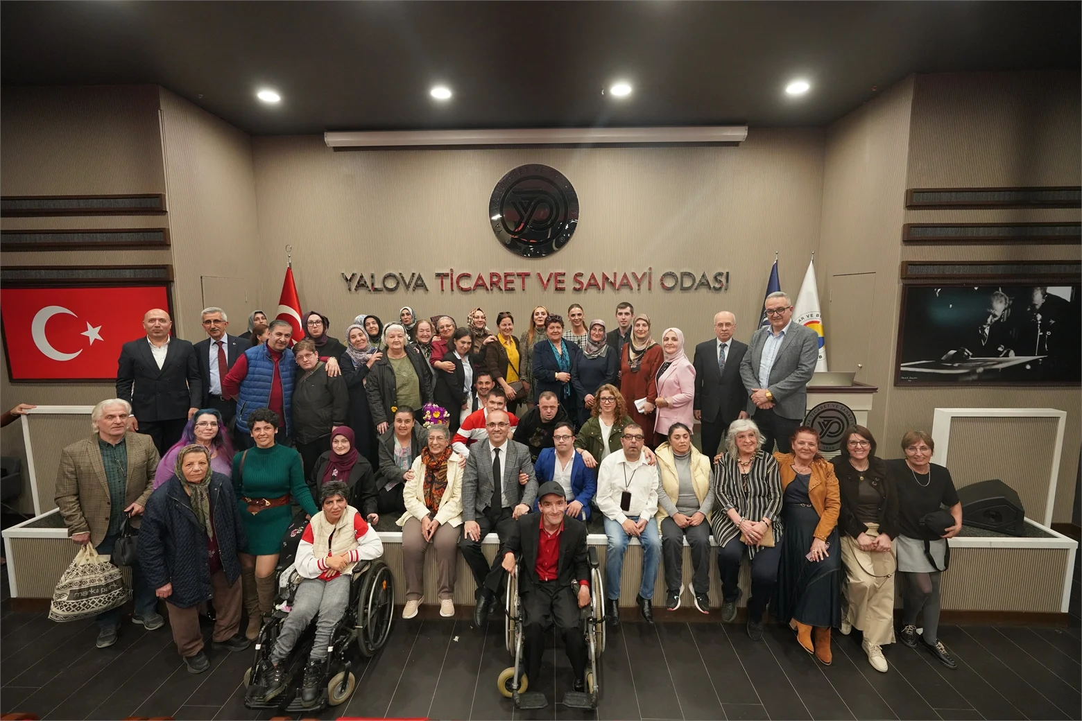 “YILIN ANNESİ” ÖDÜLÜ LALE DONDURMACIOĞULLARI’NA VERİLDİ